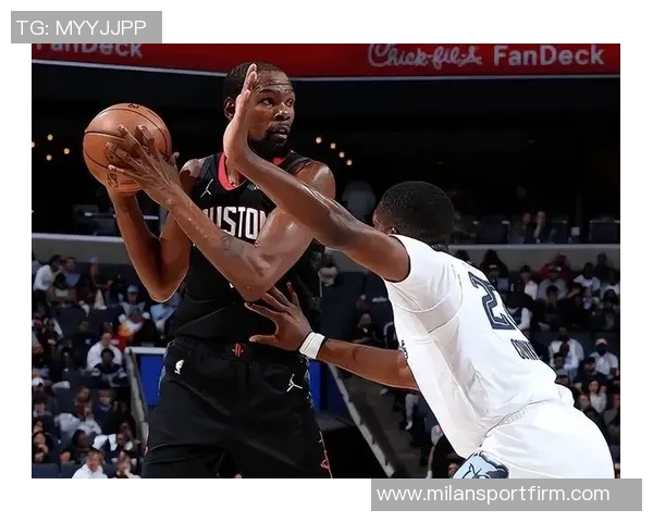 乌度卡称赞申京传球能力提升决策速度显著加快助力球队表现