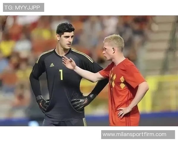 妻子社交媒体分享与库尔图瓦游戏夜照片展现休闲时光的乐趣