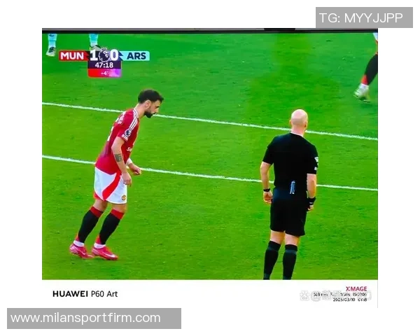 主场人数占优却惨遭逆转曼联输球方式令人失望 主场人数占优却惨遭逆转曼联输球方式令人失望