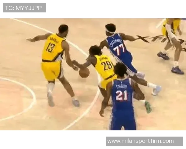 年轻无畏VJ埃奇库姆氮气加速满弓滑翔炸扣震撼全场